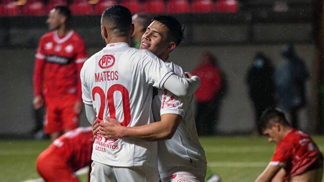 Ñublense rescata un empate ante Unión La Calera y es el único escolta de Colo Colo en el Campeonato Nacional