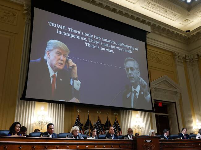 Comisión investigadora revisa declaraciones de testigos sobre Trump