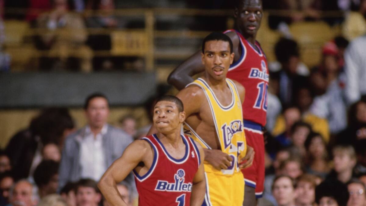 Destacó entre gigantes: quién fue el jugador más bajo en disputar la NBA y en qué equipos jugó