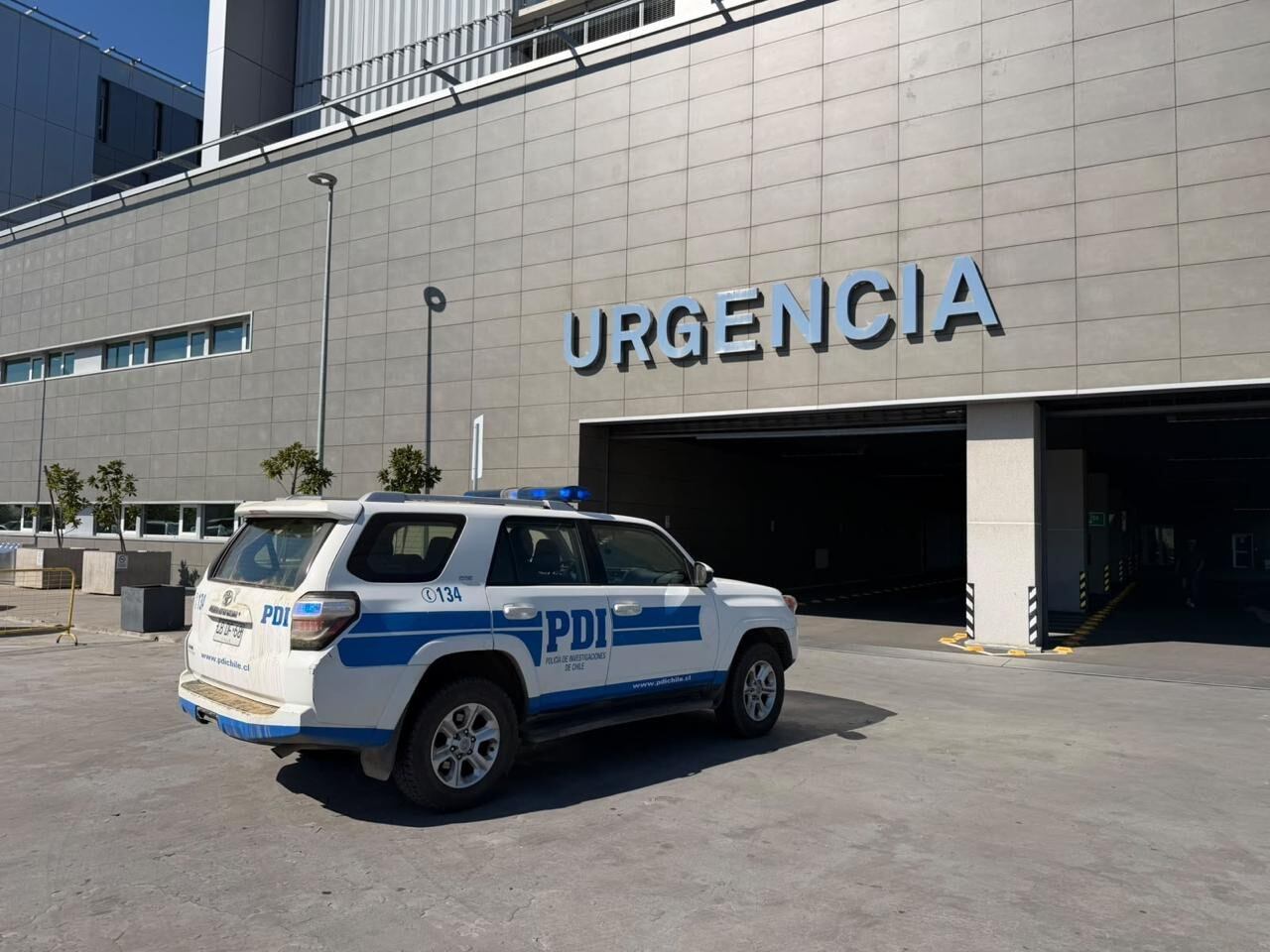 Pese a los esfuerzos médicos: Fallece niño de dos años encontrado al interior de una piscina en Romeral