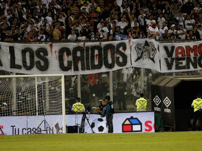 Garra Blanca amenazó con detener el fútbol tras muerte de hincha albo