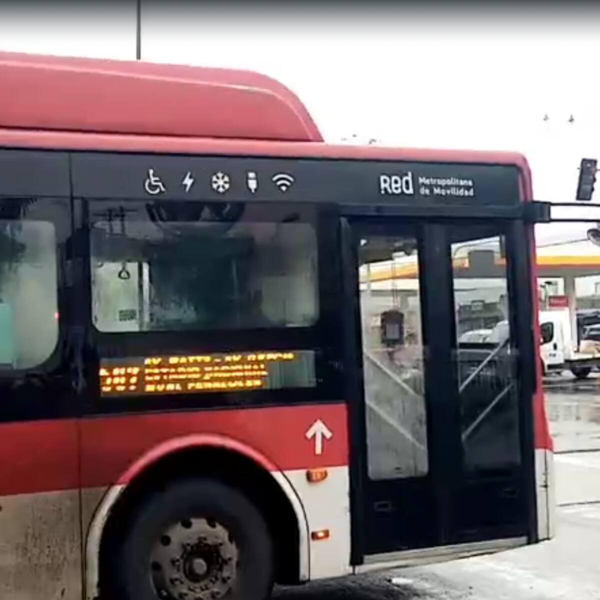 Chofer héroe en Parque O’Higgins: cerró las puertas del bus RED y retuvo a ladrón que robó a estudiante