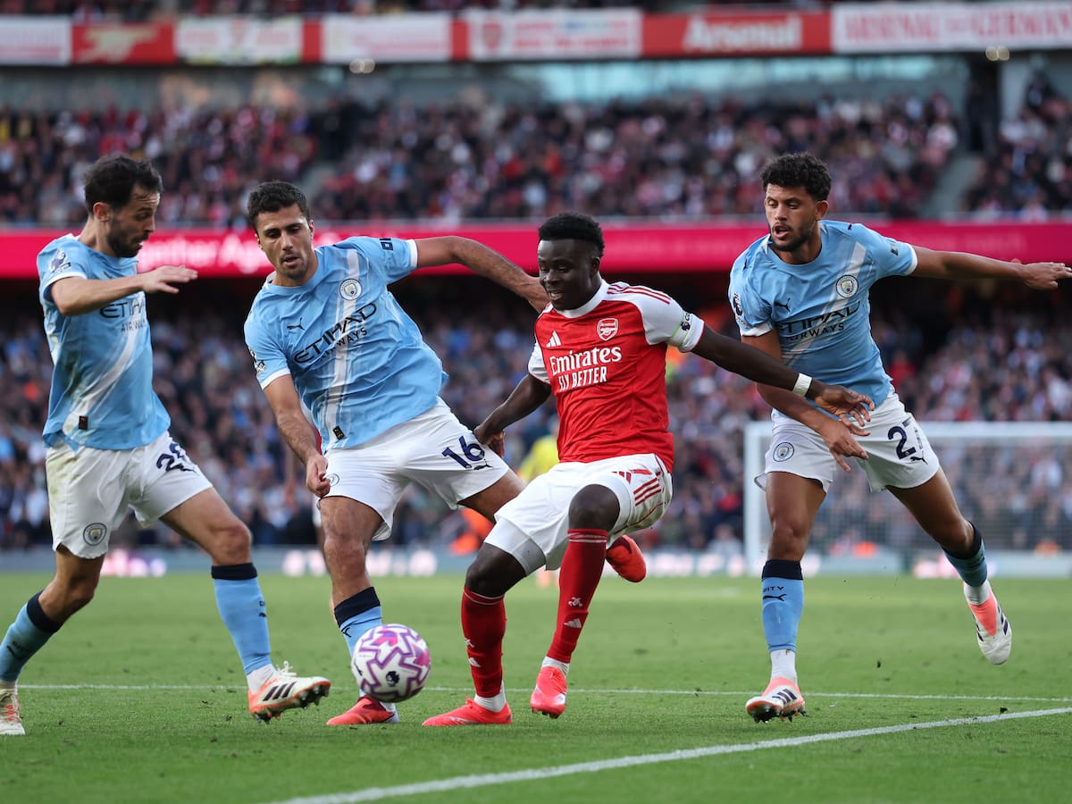 Liverpool celebra desde casa: Arsenal y Manchester City no se sacan ventaja en un partidazo de Premier League