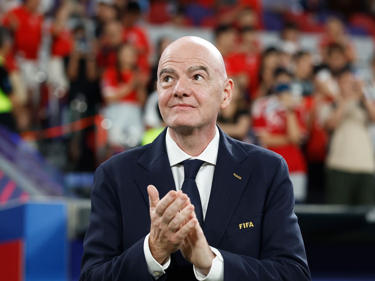 “Nada ha cambiado”: Infantino pide disculpas por el intento de vender derechos de los Mundiales, pero sus críticos no dan crédito a sus explicaciones
