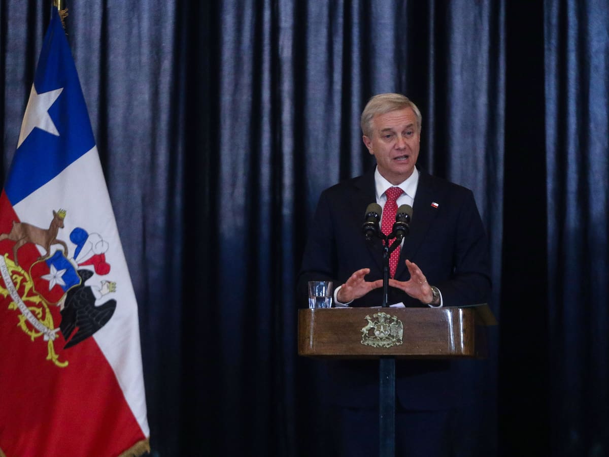 Presidente Kast condena las “funas” y el hostigamiento digital: “No es la manera” contra periodistas y políticos