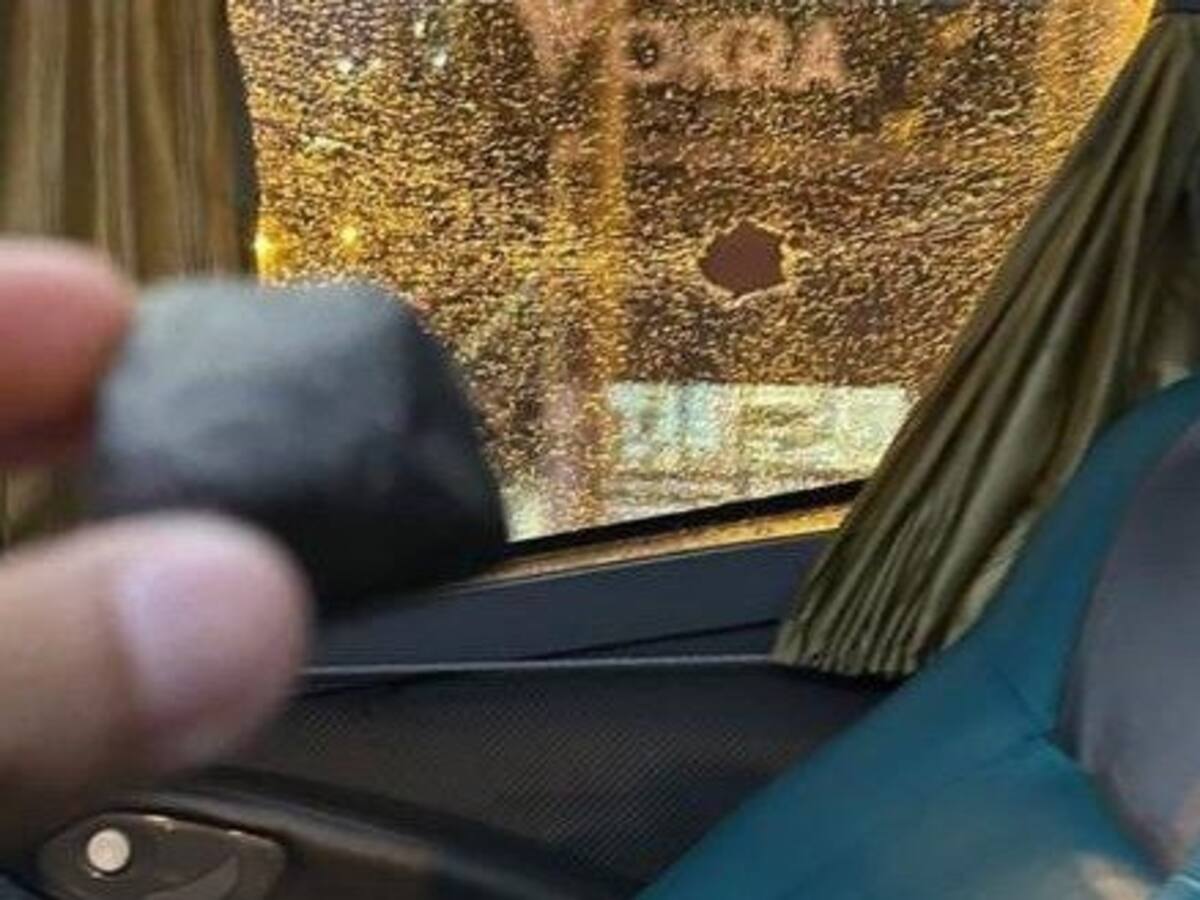 Insólito: hinchas de Tigre apedrearon el bus de su equipo al confundirlo con el de Sao Paulo