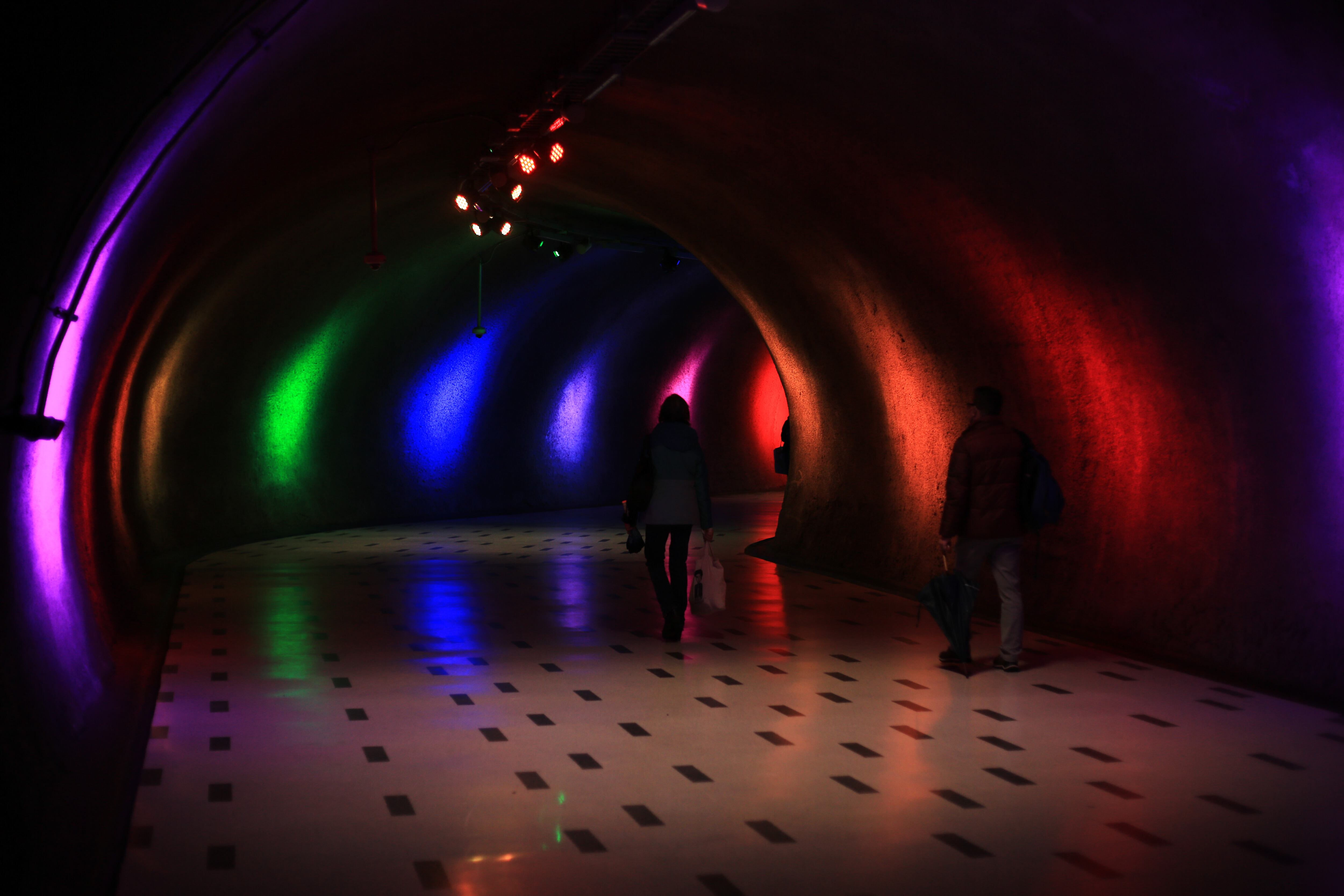 Metro de Santiago en el mes del Orgullo | Agencia Uno
