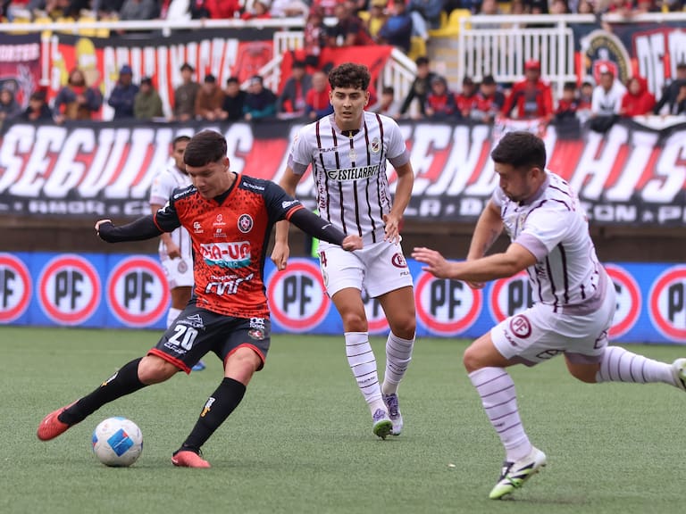 Vuelco total: exseleccionado chileno desistiría de trabajar en Perú para dirigir a un elenco de Primera División