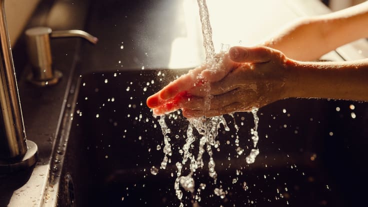 Por hasta 15 horas: Aguas Andinas confirma cortes de agua en Santiago este martes 28 de abril en 4 comunas