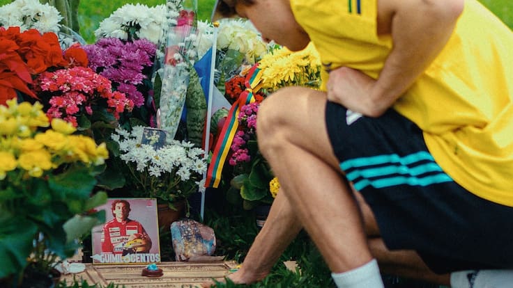 “Un lugar especial”: Kimi Antonelli visitó la tumba de Ayrton Senna en Sao Paulo