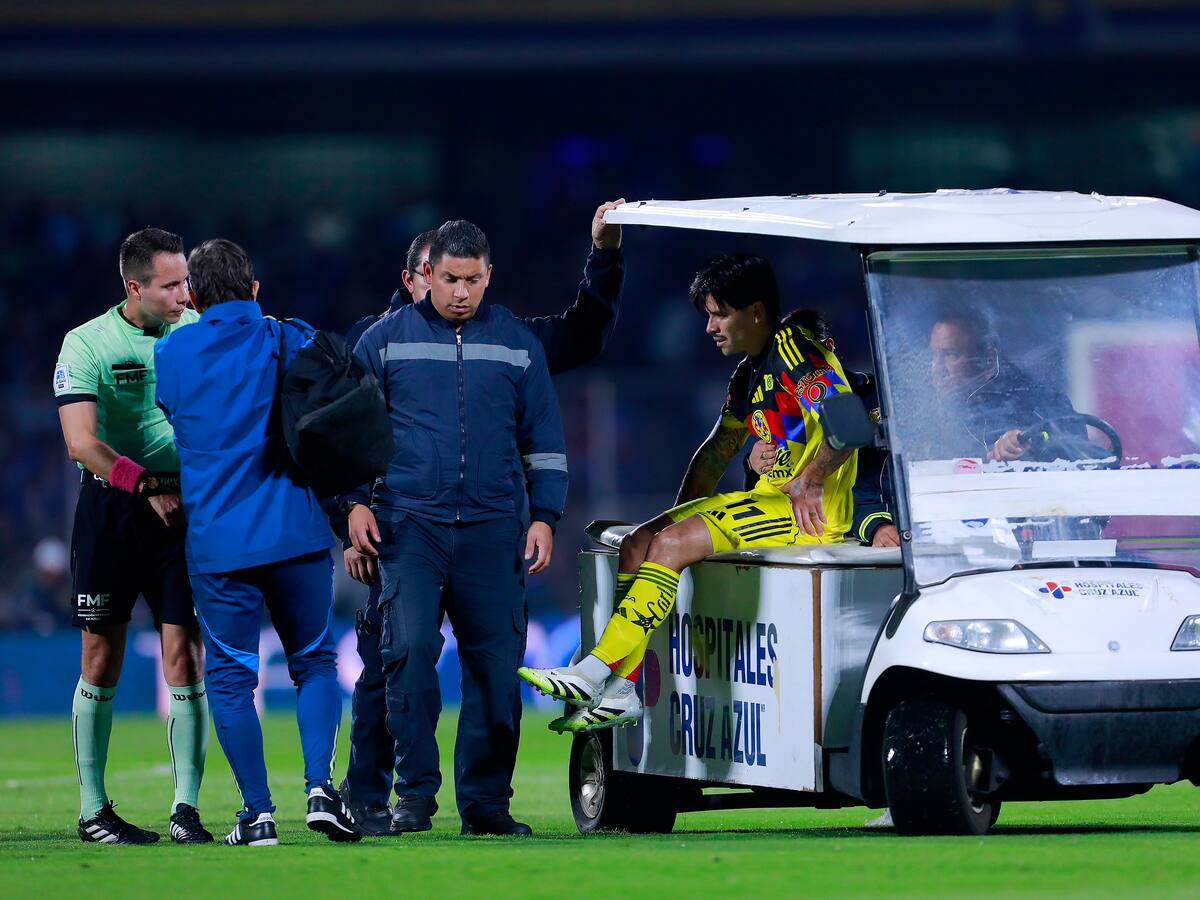 Víctor Dávila salió entre lágrimas tras sufrir grave lesión en México: se desplomó y no pudo seguir jugando