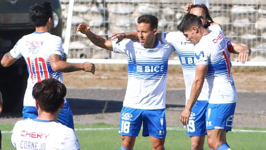 08 DE NOVIEMBRE DE 2020/SANTIAGOEl jugador Sergio Felipe marca un autogol, siendo el dos a uno frente a Palestino, durante el partido valido por decimosexta fecha del Campeonato Nacional AFP PlanVital 2020, entre Palestino y Universidad Catlica, disputado en el Estadio Municipal de La Cisterna.
FOTO: SEBASTIAN ORIA/AGENCIAUNO