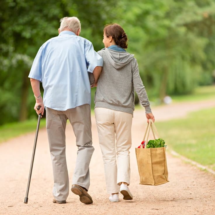 Gobierno retira veto a ley de personas mayores: ¿Qué es la economía del envejecimiento?