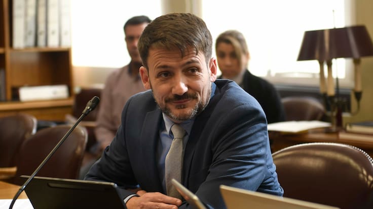 “Explicación ridícula”: críticas transversales por respuesta de exministro Pardow a AC en su contra