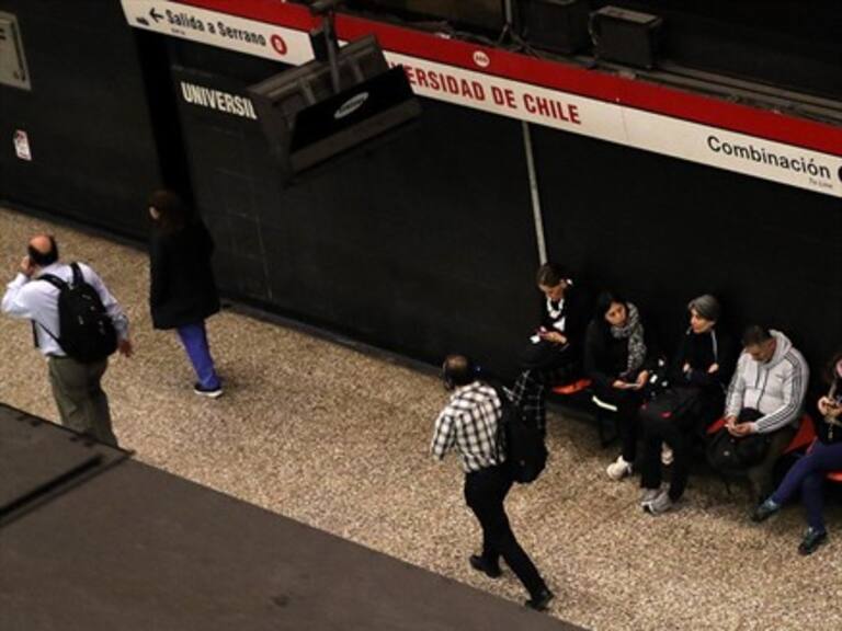 Metro funciona sólo de forma parcial con la Línea 1: comienza a regir la tarifa rebajada