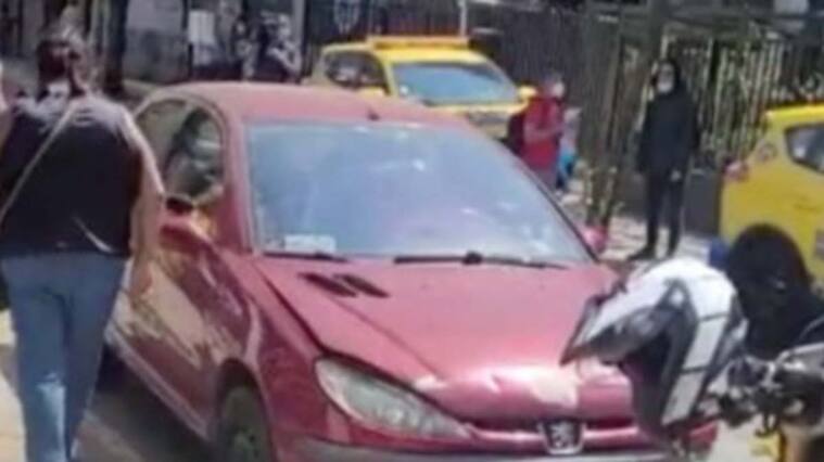 Niño en vehículo en Providencia