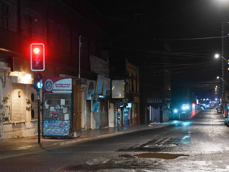 5 DE MAYO 2020/ANTOFAGASTACalle teniente Luis Uribe sin publico,en cuarentena debido a la pandemia COVID-19 que afecta al país
FOTO CAMILO ALFARO/AGENCIA UNO