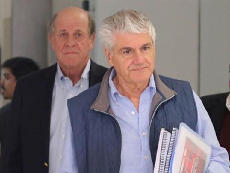 Carlos Délano y Carlos Lavín terminaron sus clases de ética