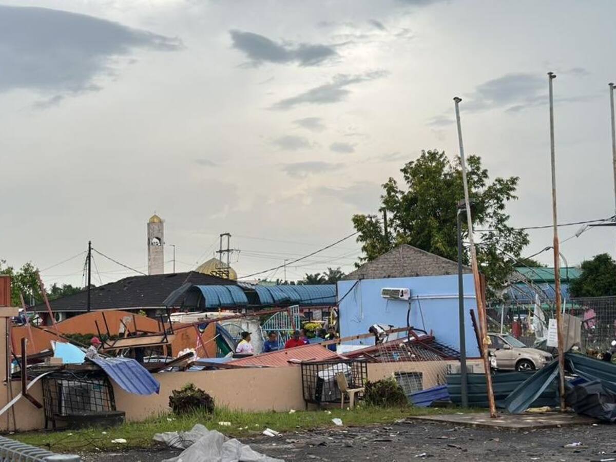 Impactante: tornado golpea violentamente la ciudad de Sijangkang en Malasia