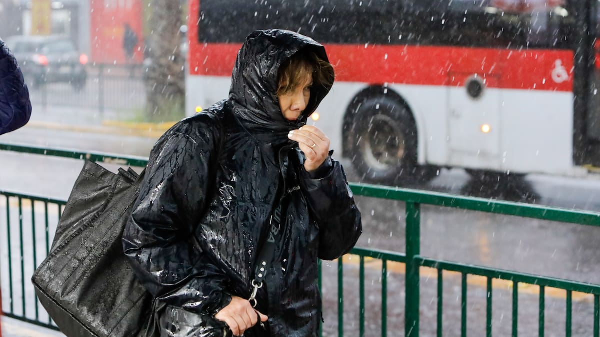 ¿Vuelven las lluvias y el granizo a Santiago? Este es el pronóstico tras la intensa tormenta en la Región Metropolitana