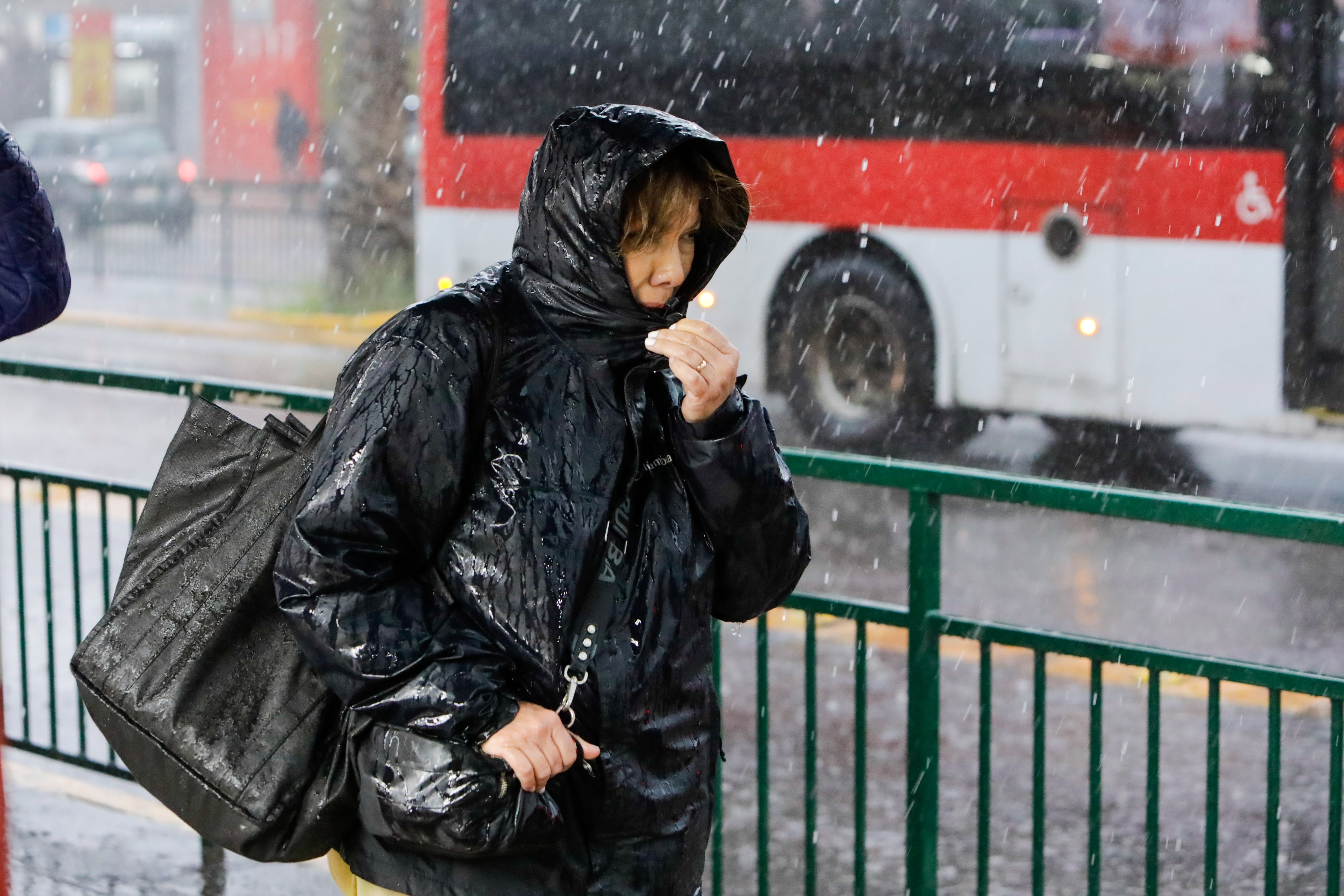 ¿Vuelven las lluvias y el granizo a Santiago? Este es el pronóstico tras la intensa tormenta en la Región Metropolitana