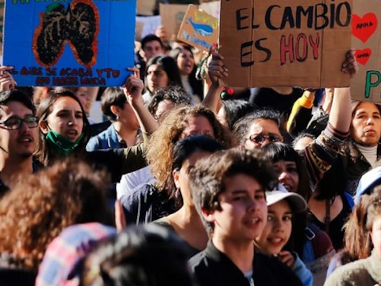 Marcha por el cambio climático convocó miles de personas en Santiago y todo Chile