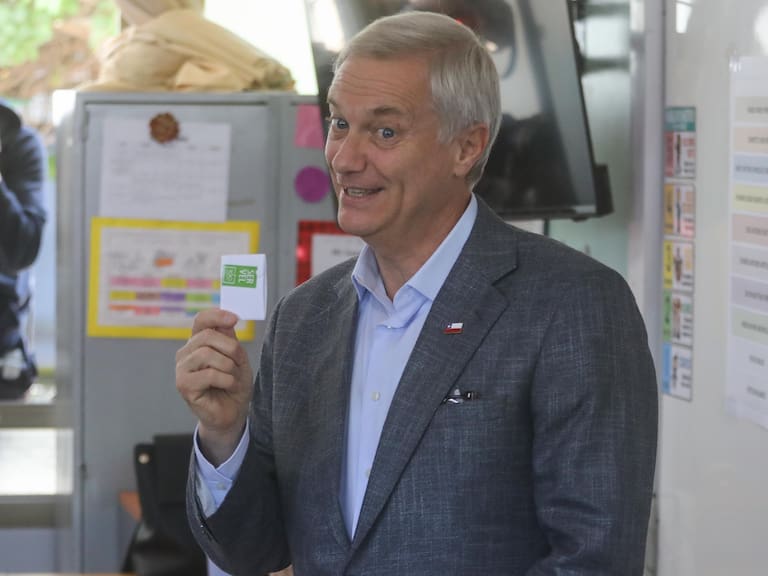 José Antonio Kast votando