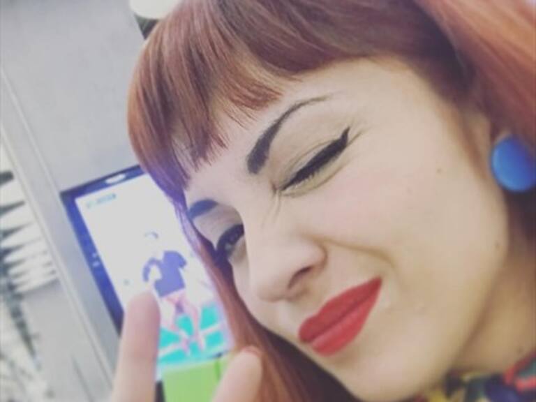 Mon Laferte comparte foto con su pareja por primera vez