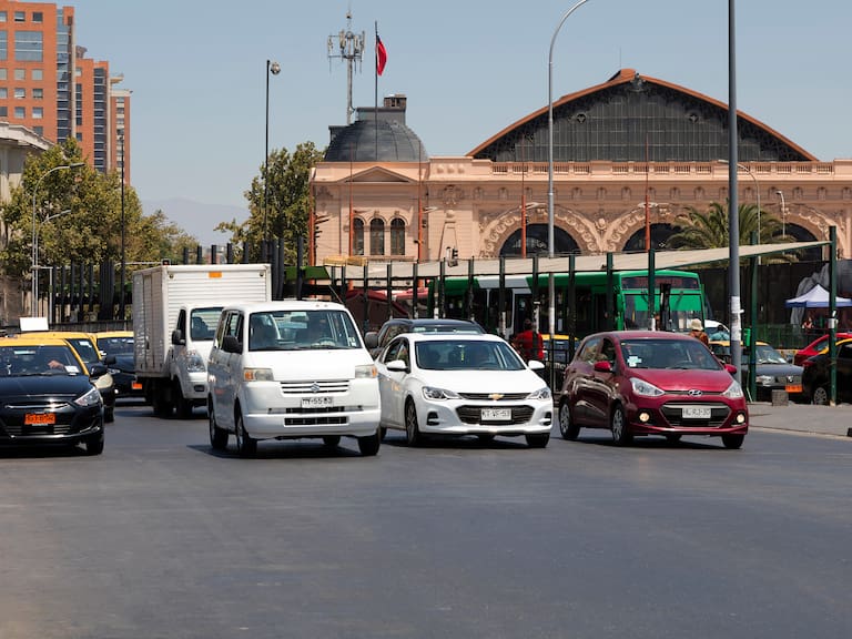 Se arriesgan multas de casi $100 mil: esta es la modificación que debes hacer en tu auto obligatoriamente (y hasta cuándo hay plazo)