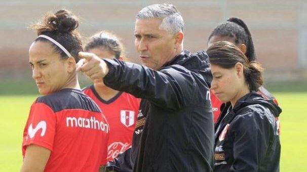 Escándalo en Perú por relación entre el DT de la selección femenina y una de sus jugadoras