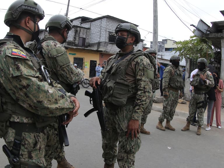 Soldados de Ecuador se despliegan por las calles de la ciudad de Guayaquil