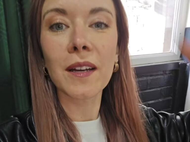 Carla Jara protagonizó complejo impasse en local de votación: “Estamos tratando de solucionar las cosas”