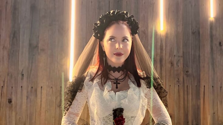 “No soy una santa...”: exdiputada sorprendió con llamativo look que utilizó durante el concierto de Rosalía en Chile