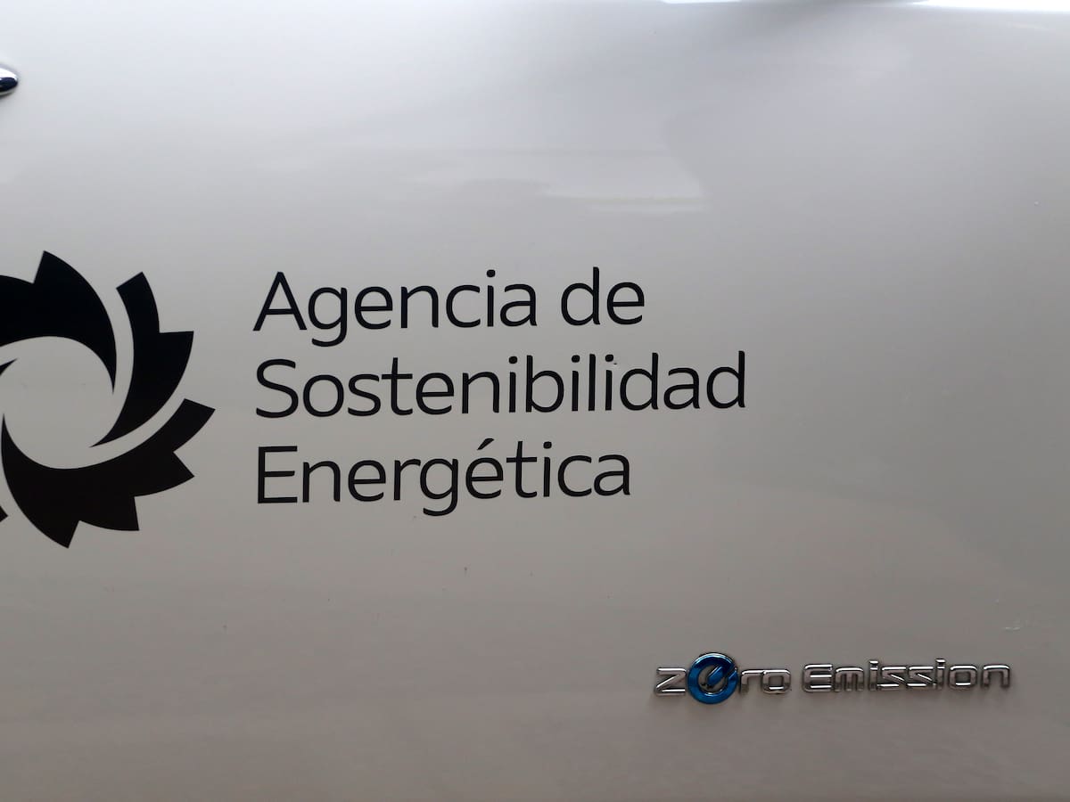 “No hay coherencia”: sindicato de la Agencia de Sostenibilidad Energética exige respuestas por paralización de fondos y ola de despidos