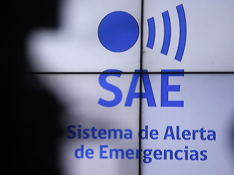 13 de Julio de 2017/SANTIAGO La Ministra de Teletransporte y Telecomunicaciones, Paola Tapia, y el subsecretario de Telecomunicaiones, Rodrigo Ramirez junto a el director nacional de la ONEMI, Ricardo Toro, inaugura la sala SAE, laboratorio de pruebas permitira a los operadores y fabricantes homologar los distintos movilices vendidos en chile, para así cumplir con la normativa que hará obligatoria la recepción de mensajes del sistema de Alerta de Emergencias a contar de Septiembre.
FOTO.VICTORPEREZ/AGENCIAUNO