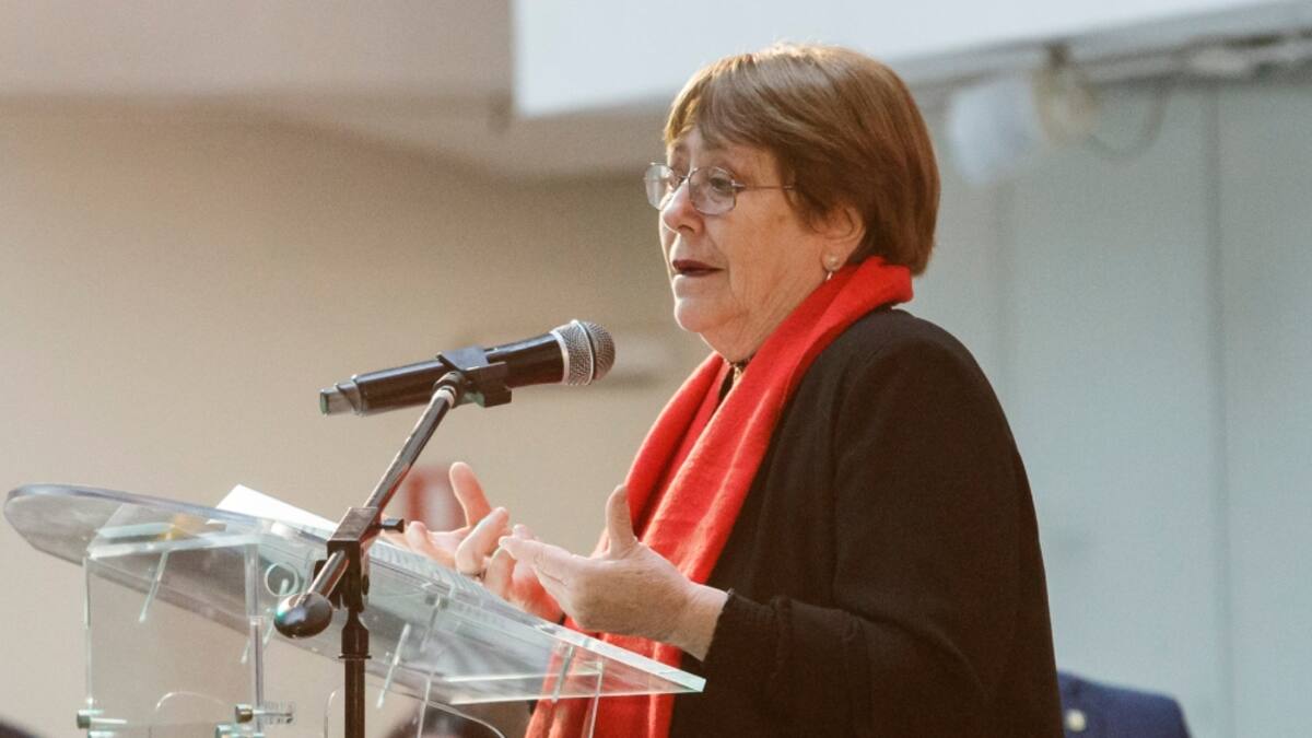 Expresidenta Michelle Bachelet participa en seminario PUC sobre la ultraderecha