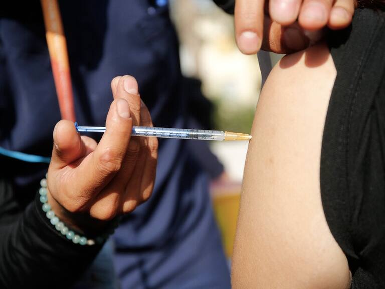 ¿Dónde me puedo vacunar en la RM? Ejército se suma a campaña contra la influenza en cinco puntos