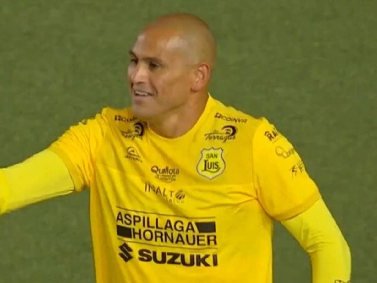Incombustible: Chupete Suazo se luce con un triplete para San Luis en la Primera B