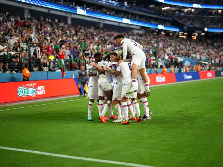 Estados Unidos festeja el triunfo ante México en un torneo de la Concacaf