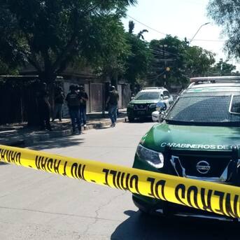 Robo de camión en Santiago: asaltantes huyen con hijo del dueño del vehículo en su interior