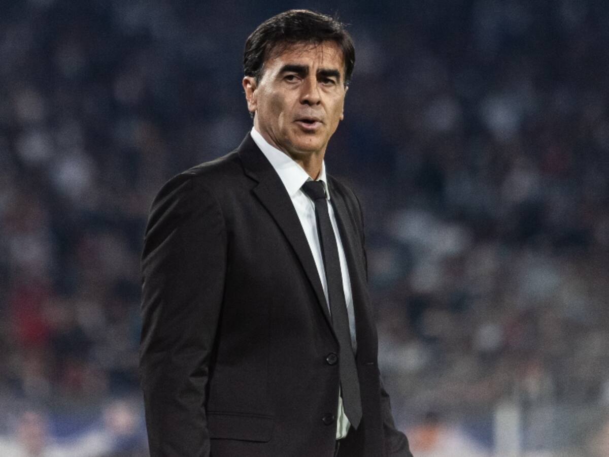 Gustavo Quinteros toma fuerza para llegar a la Roja ante problemas de dineros para contar con Eduardo Coudet