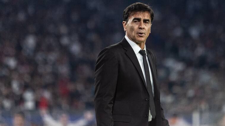 Gustavo Quinteros toma fuerza para llegar a la Roja ante problemas de dineros para contar con Eduardo Coudet
