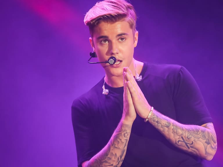 Justin Bieber regresa a los escenarios con exclusivo show de fin de año