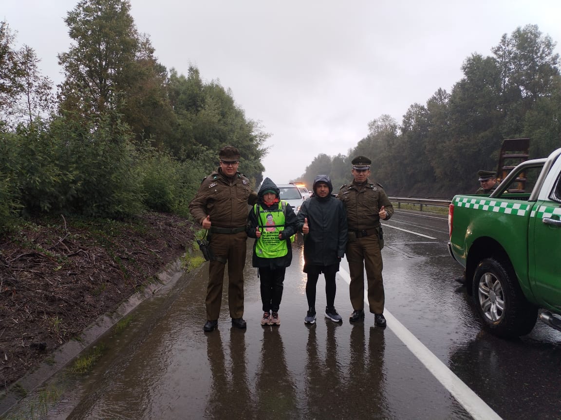 Viralizan nuevo video de madre que camina de Ancud a Santiago por ayuda médica para su hijo