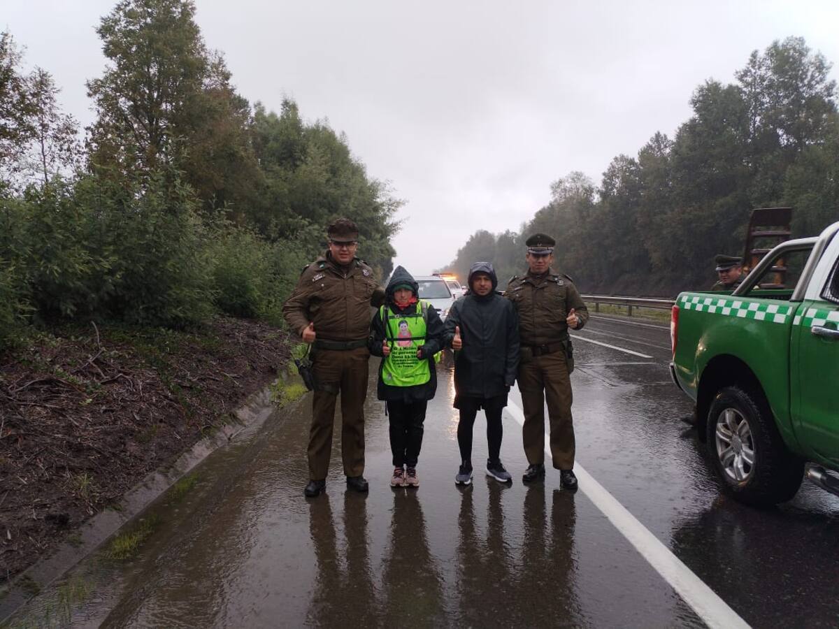 Carabineros publica video de madre que camina de Ancud a Santiago por ayuda para su hijo