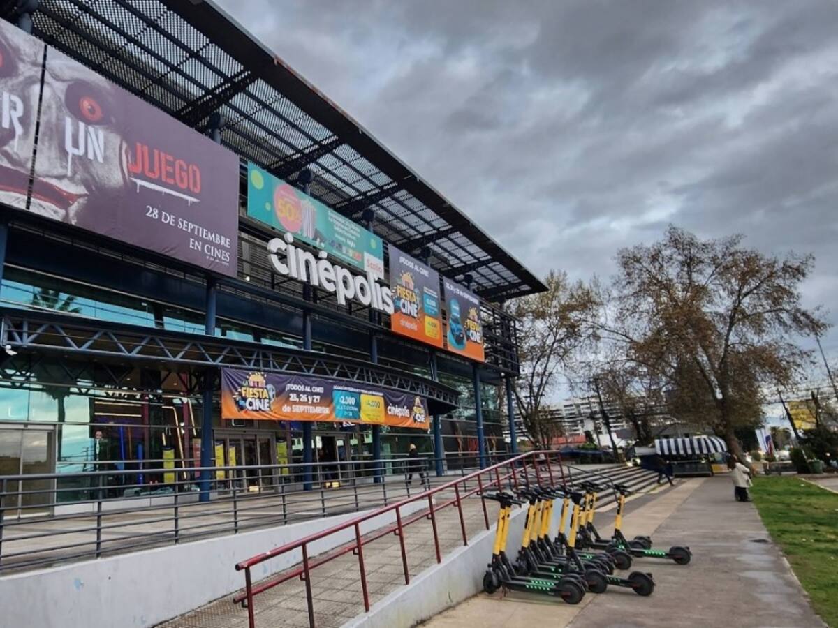 A la venta el icónico cine de La Reina: buscan nuevo dueño para edificio de Cinépolis