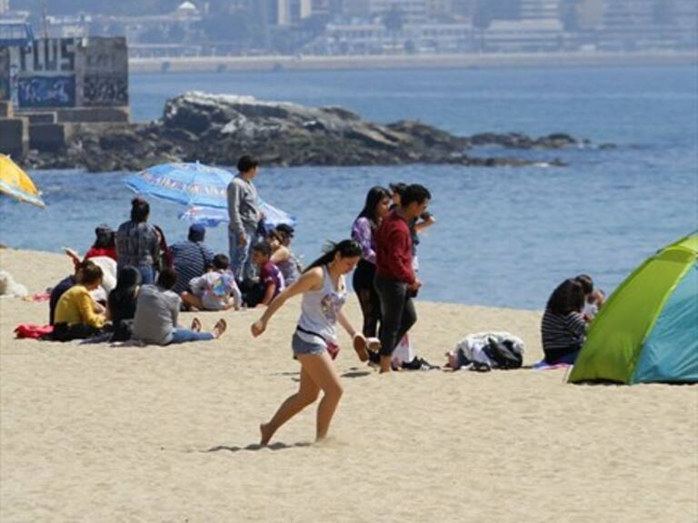 Despachan a ley moción que tipifica como falta ensuciar o dañar las playas, riberas, lagos y parques