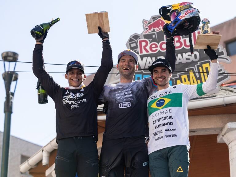 Tomas Slavik se corona tricampeón del Valparaíso Cerro Abajo