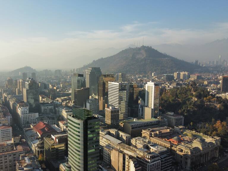 7 de Mayo de 2022/ SANTIAGO
La Primera Alerta Ambiental para la Región Metropolitana debido a la mala calidad del aire debido a la contaminación y la mala ventilación de la ciudad
FOTO: DIEGO MARTIN/AGENCIAUNO