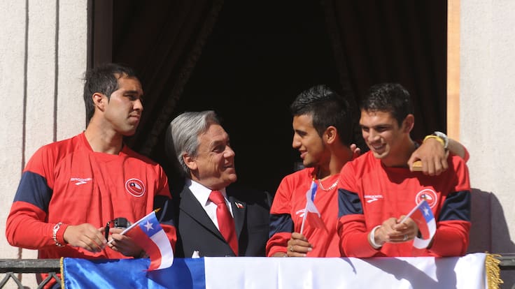 Vidal postula a un excompañero en La Roja como futuro Ministro del Deporte del gobierno de Kast